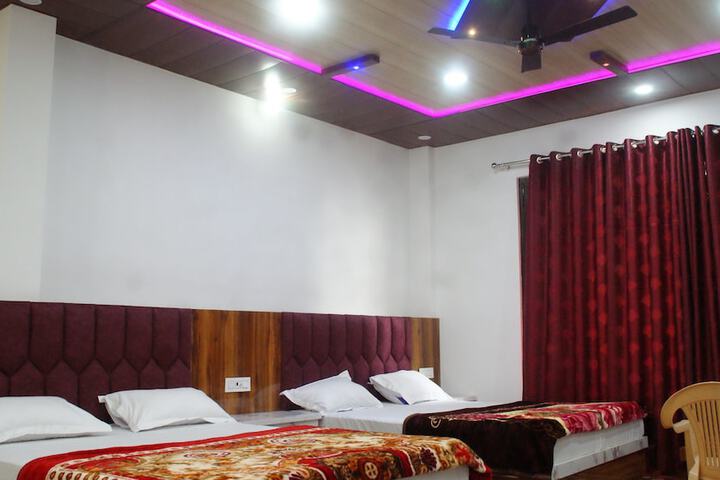 Room 3 of 17