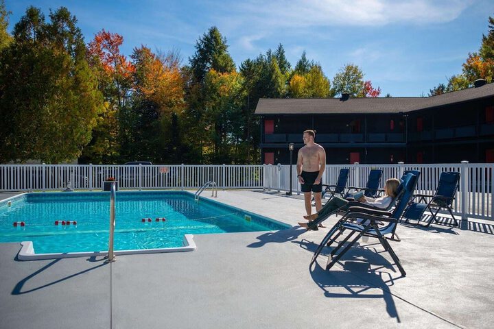 Pool 33 of 40