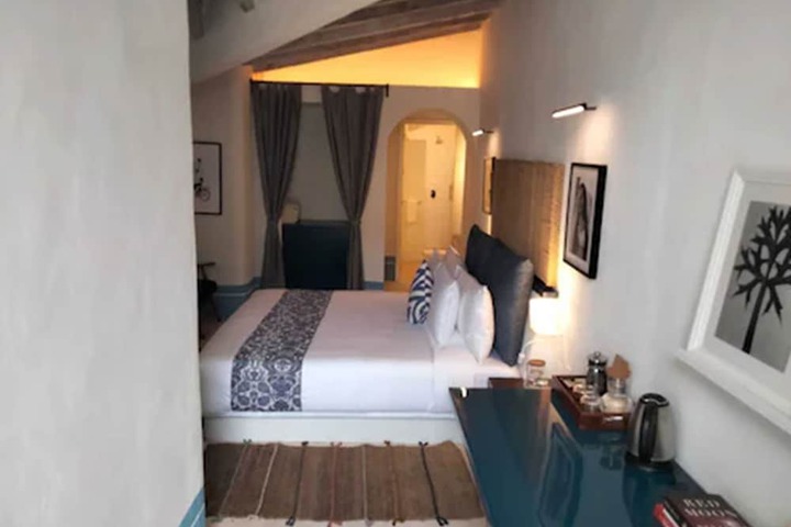 Room 14 of 144