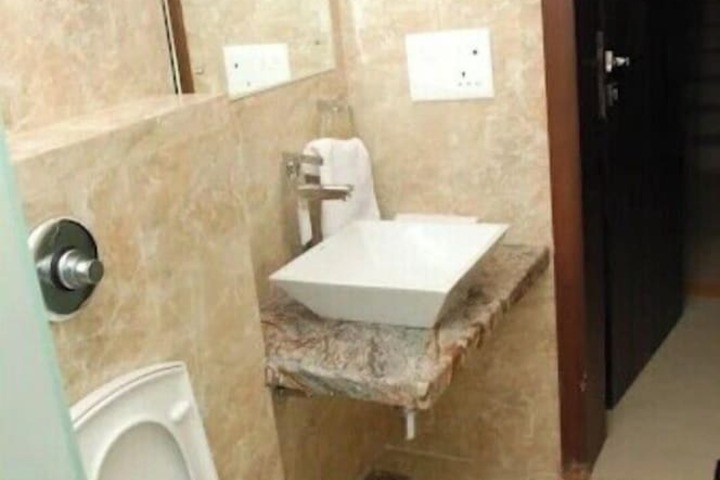 Room 16 of 23