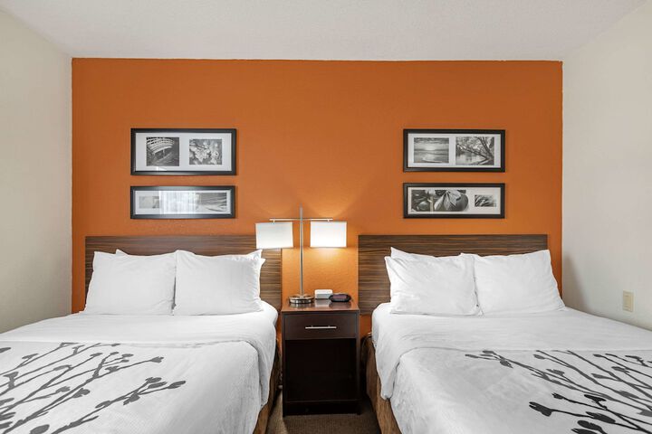 2 Double Beds (5 of 8)