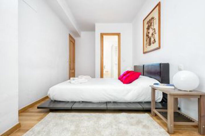 Room 12 of 24