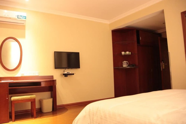 Room 6 of 59