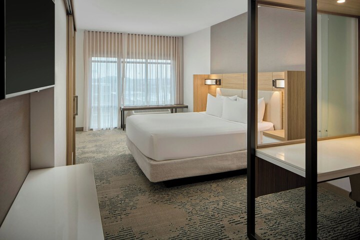 Room 8 of 25