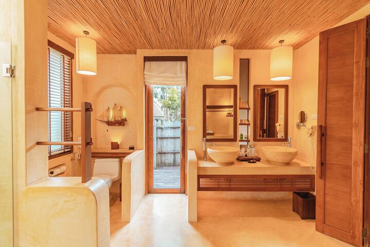 Clean Restrooms
