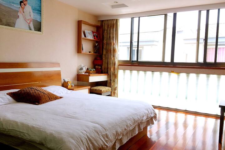 Room 7 of 32