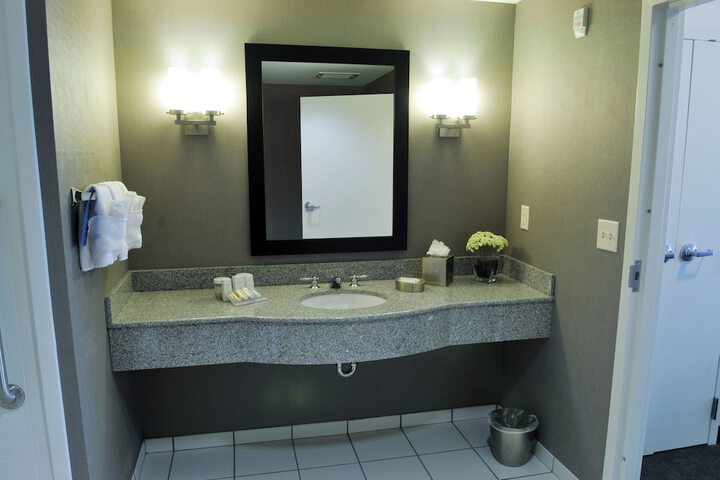 Bathroom sink