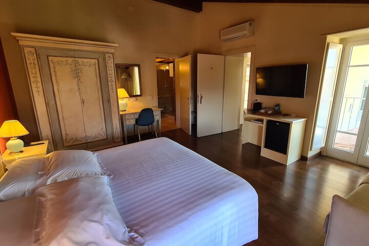 Room 16 of 75