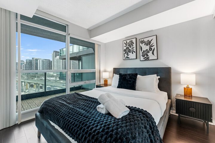 Room 3 of 70