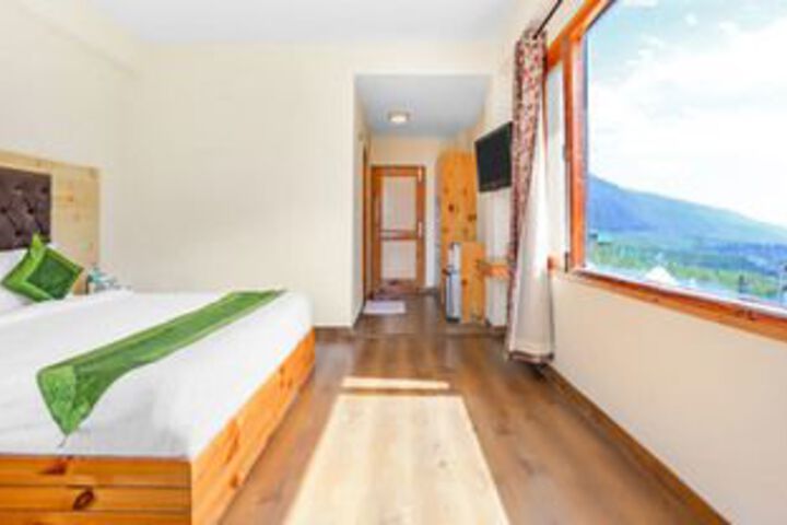 Room 11 of 20