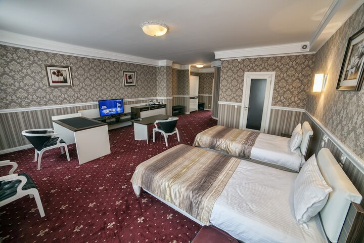 Room 4 of 23