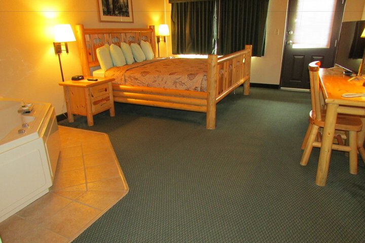 1 King Bed Second Floor (36 of 38)