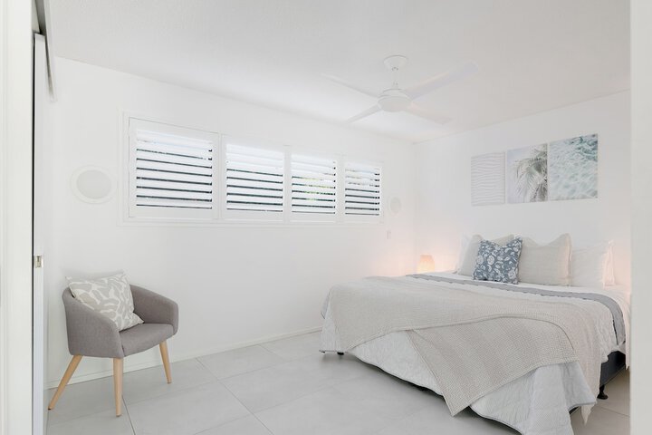 Room 8 of 34