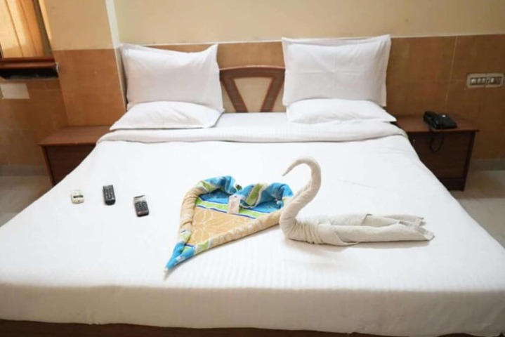 Room 3 of 9