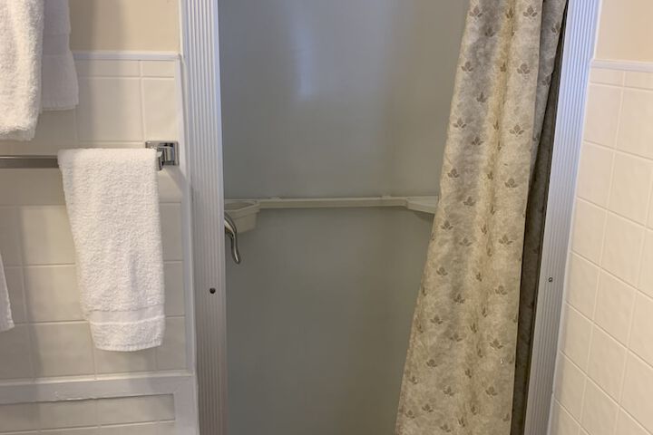 Room 34 of 48