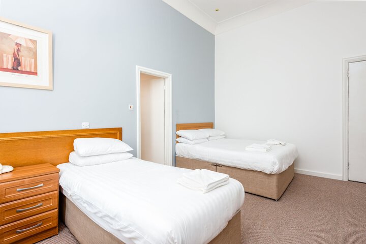 Room 15 of 41