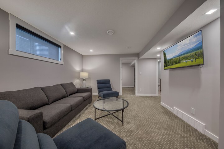 Room 27 of 65