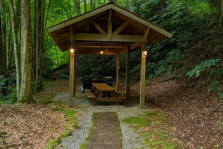 Property Grounds 34 of 37