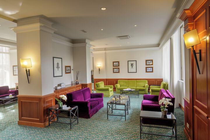 Entrance & Lobby
