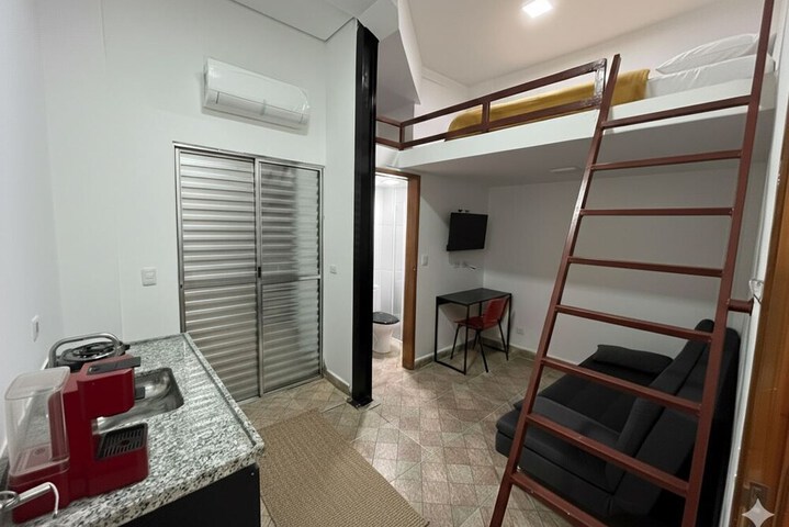 Room 62 of 87