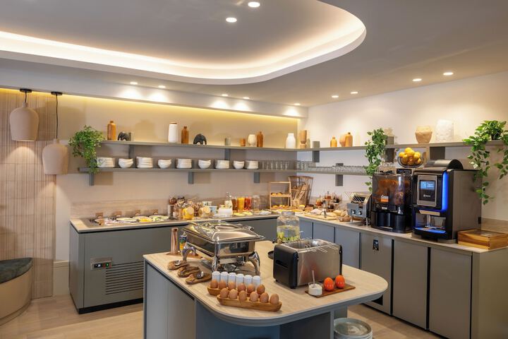 Breakfast/Coffee Service 44 of 55