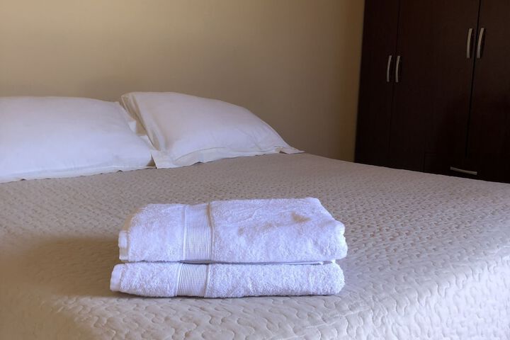 Room 5 of 32