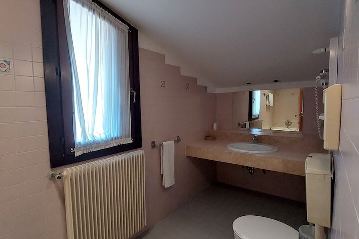 Clean Restrooms