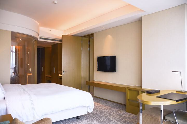 Room 18 of 91