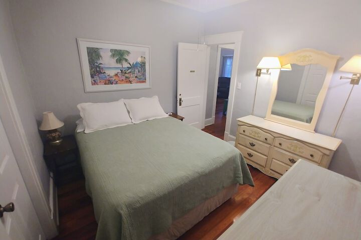 Room 2 of 19