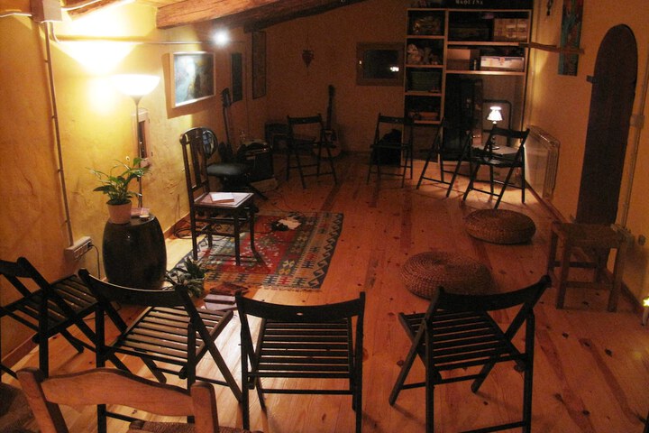 Room 18 of 25