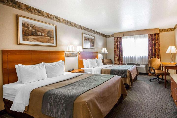 2 Queen Beds Accessible (1 of 14)