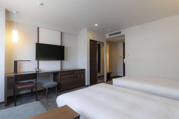 Room 15 of 58