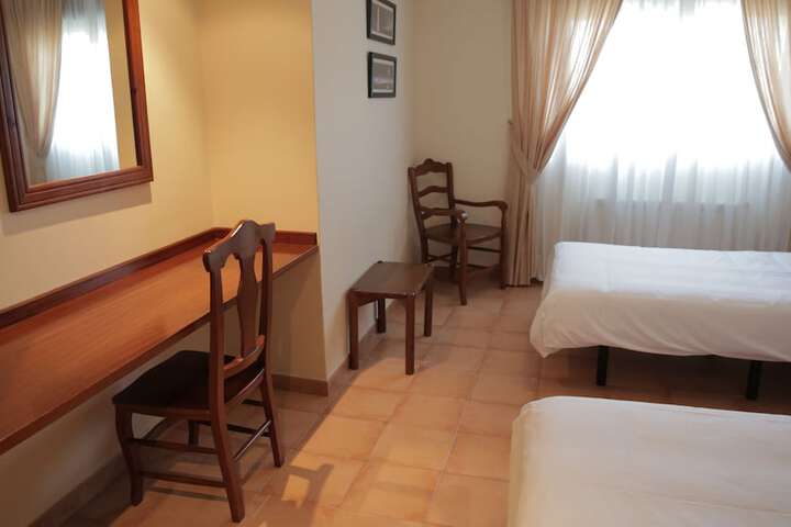 Room 8 of 38