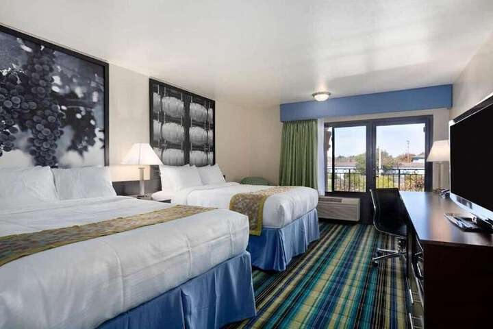 Room 3 of 7