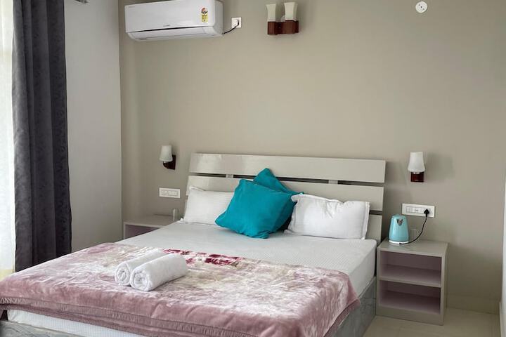 Room 13 of 34