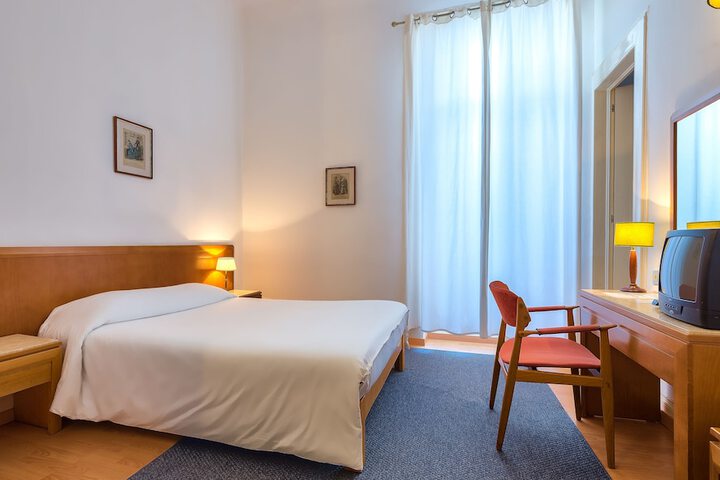 Room 15 of 53