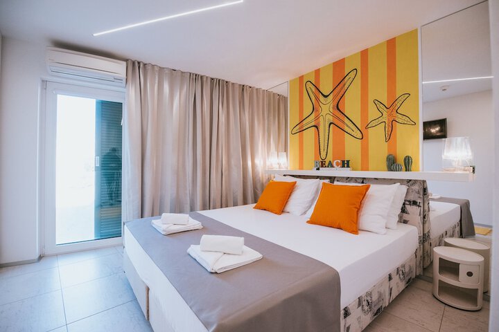 Room 9 of 54