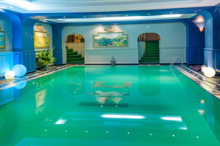Pool 130 of 198
