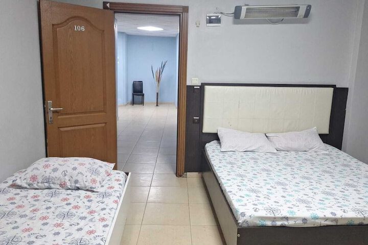 Room 6 of 14