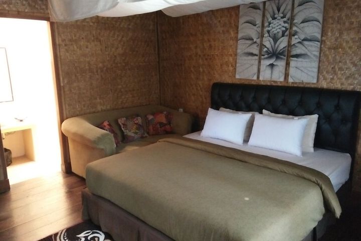 Room 28 of 184