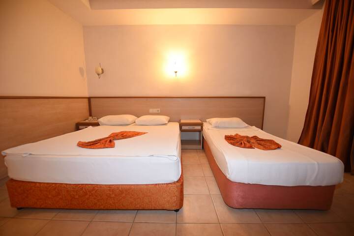 Room 8 of 14