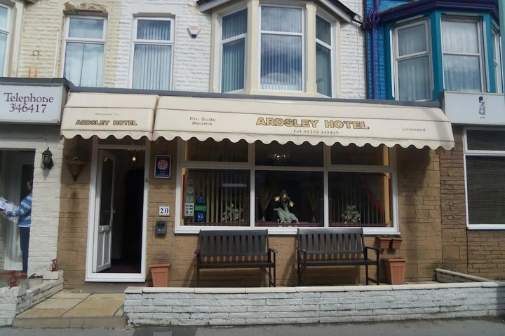 Ardsley Hotel