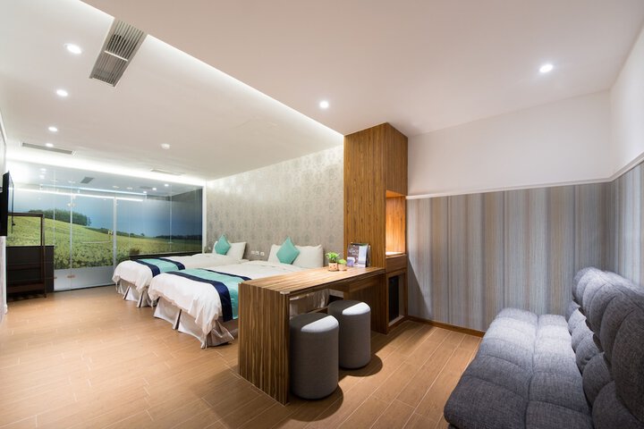 Room 9 of 35