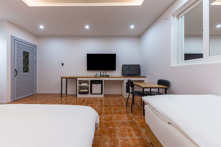 Room 16 of 63