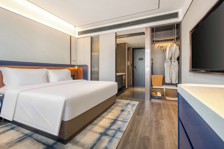 Room 5 of 26