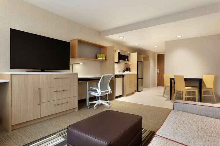 Room 9 of 37