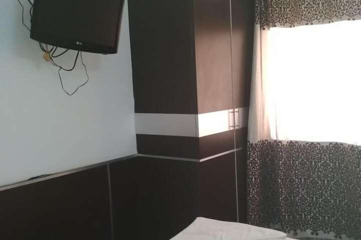 Room 43 of 60