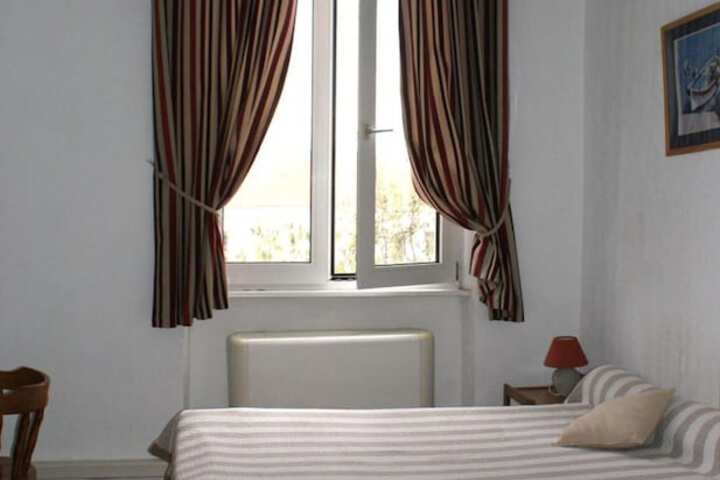 Room 10 of 43