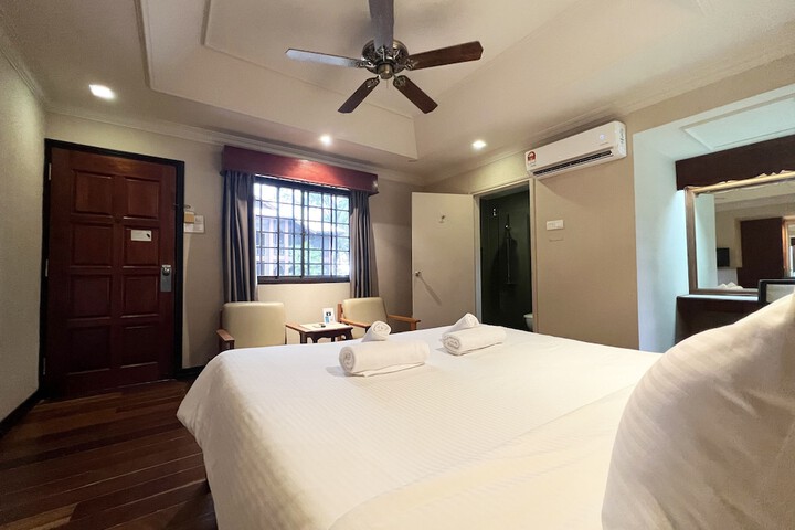Room 18 of 137