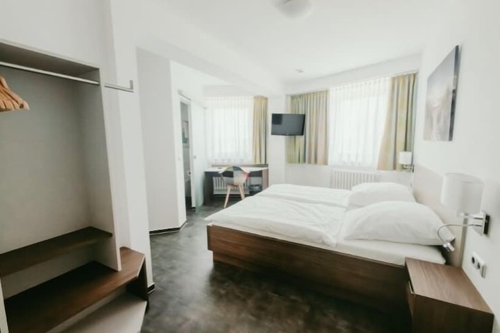 Room 22 of 49